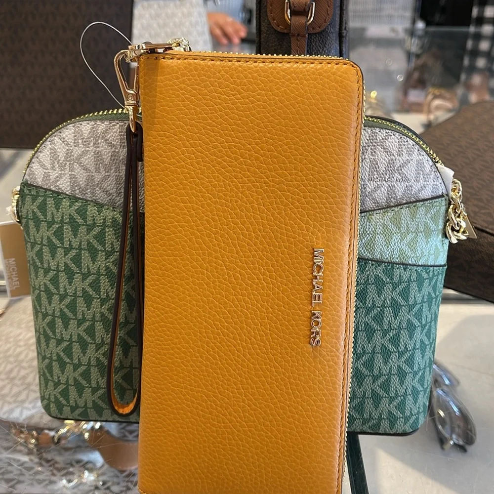 MICHAEL KORS Leather Continental Wristlet Phone Case Wallet Sider NWT